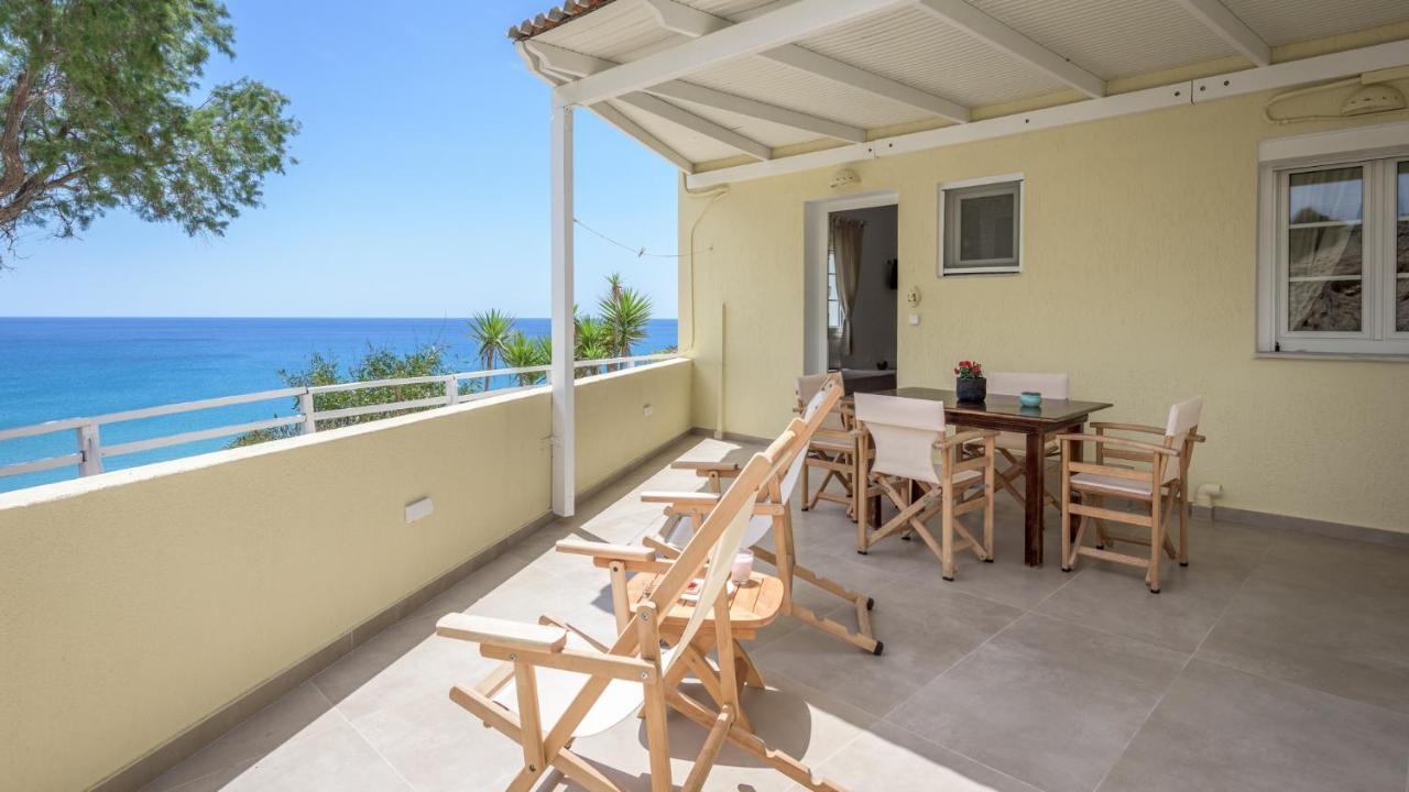 Provatas Giourgas Studios & Apartments المظهر الخارجي الصورة